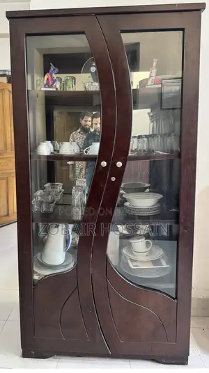 বিক্রির জন্য ব্যবহৃত কানাডিয়ান কাঠের শোকেস