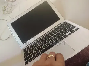 Laptop Apple MacBook Air 2015 4GB Intel Core i5 eMMC 128GB