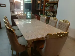 মার্বেল ডাইনিং টেবিল