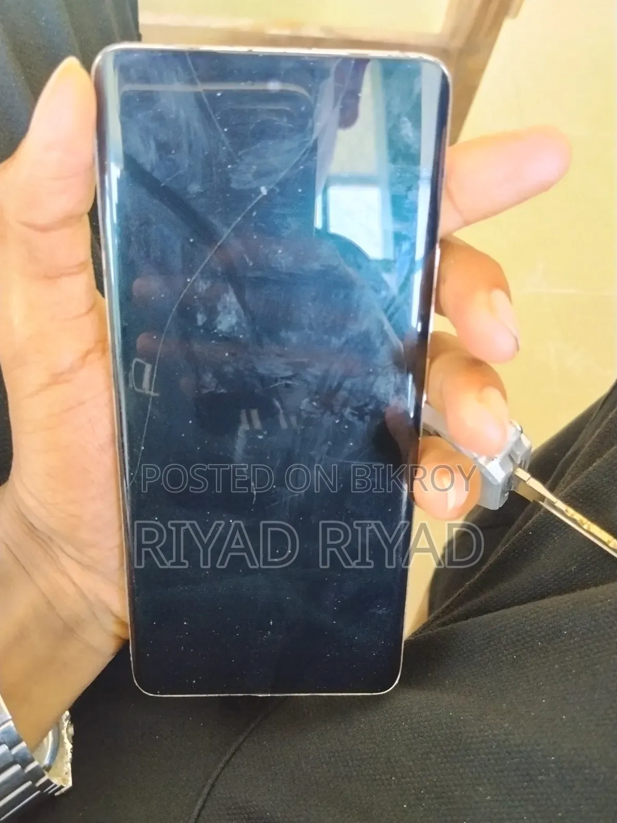 রিয়েলমি ১৪ প্রো ২৫৬ জিবি গোল্ড