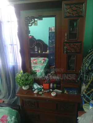 ডেসিং টেবিল