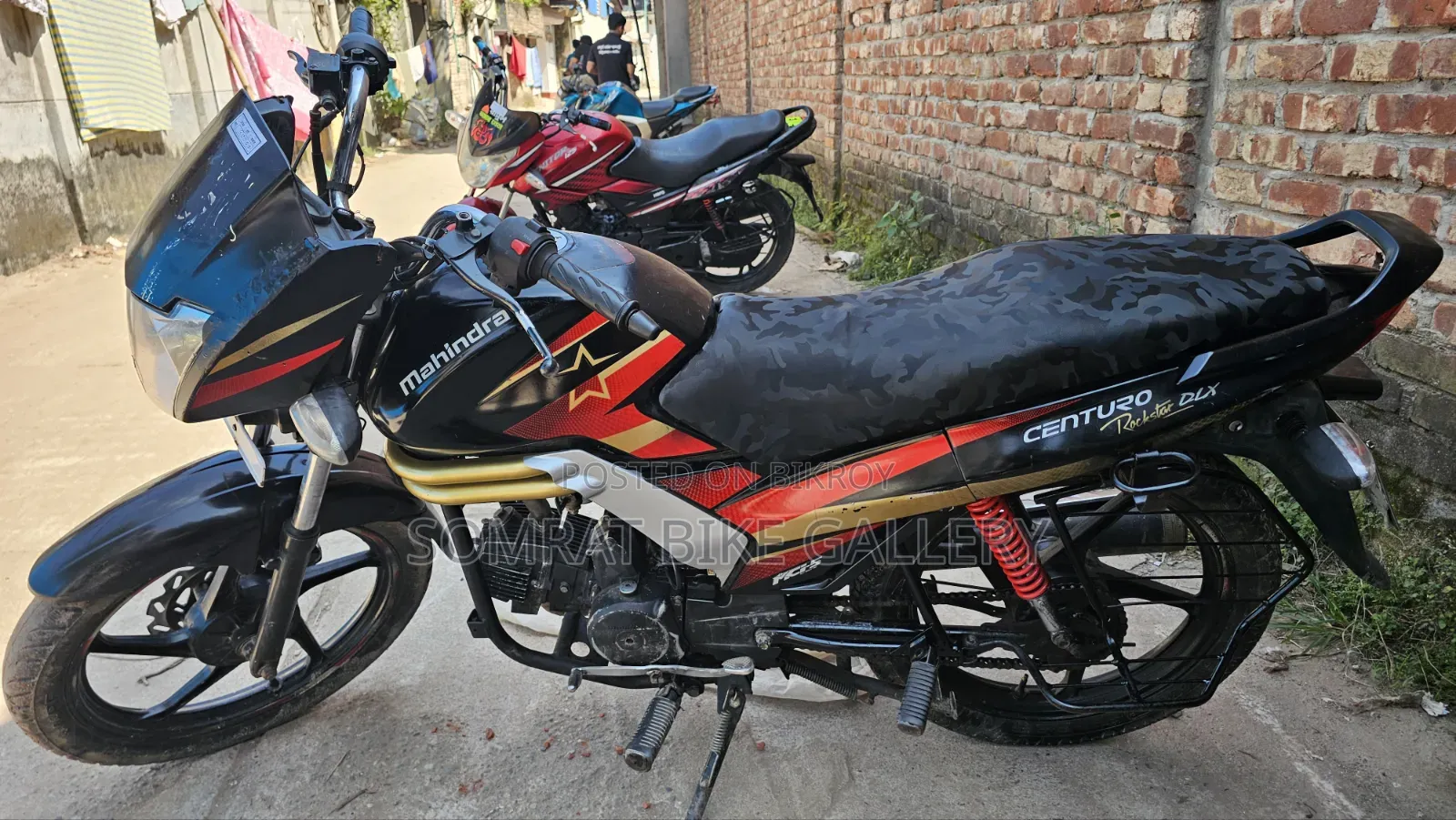 মাহিন্দ্রা গাস্টো ১২৫ ২০১৯ কালো