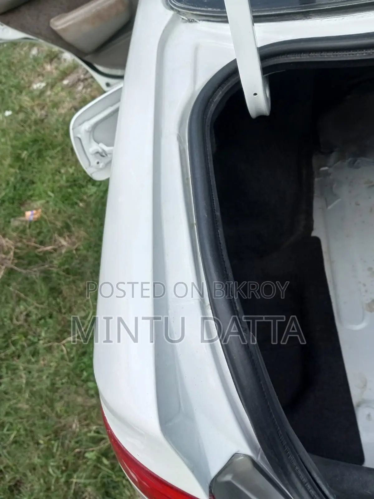Toyota Corolla 1997 White