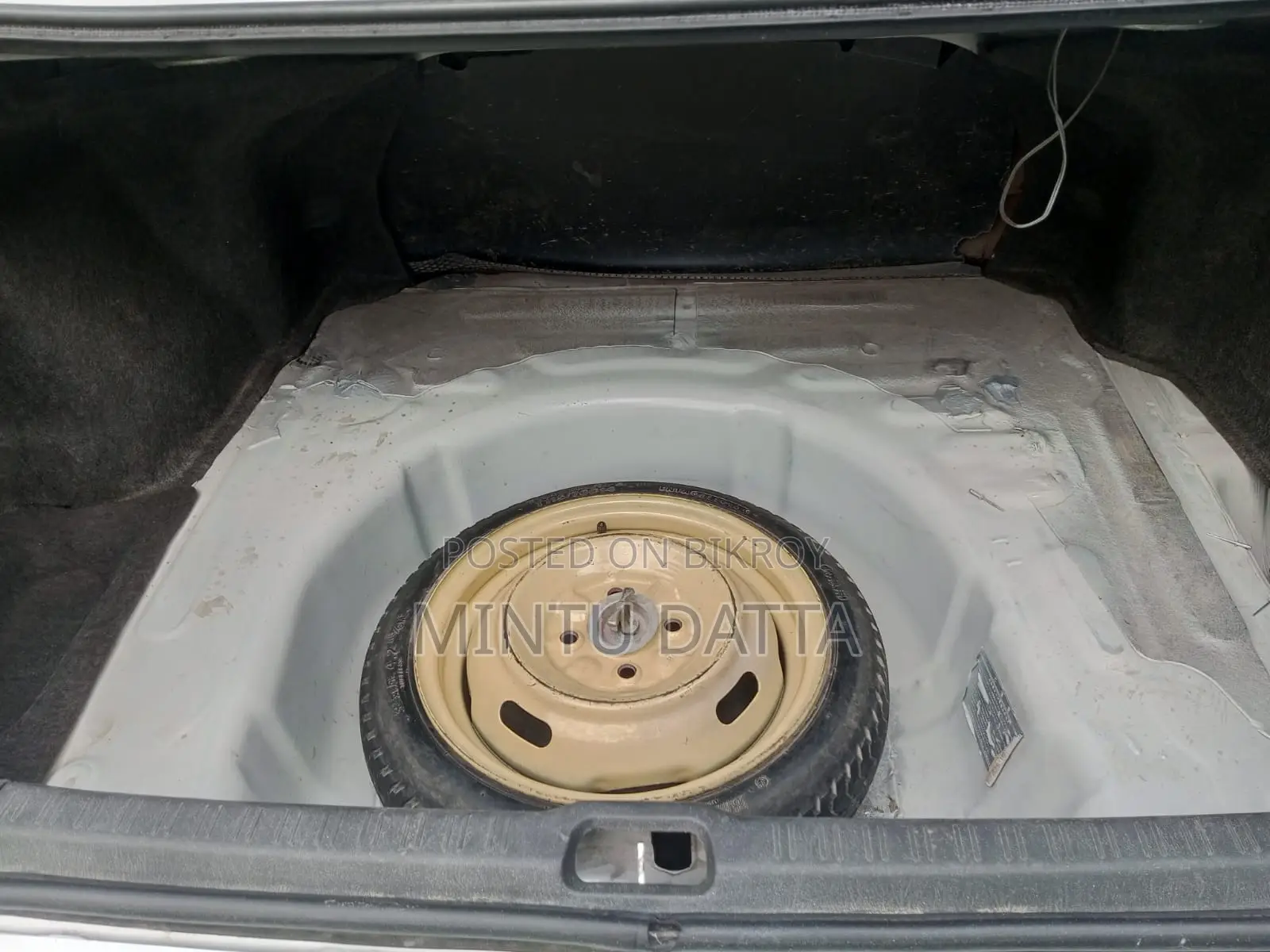 Toyota Corolla 1997 White