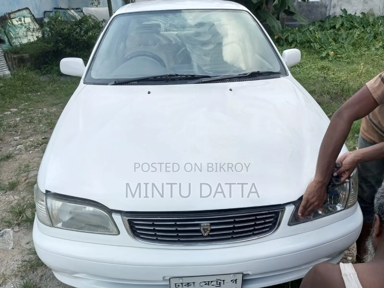 Toyota Corolla 1997 White