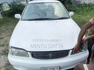 Toyota Corolla 1997 White