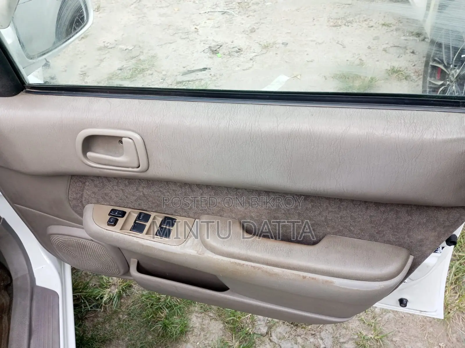 Toyota Corolla 1997 White