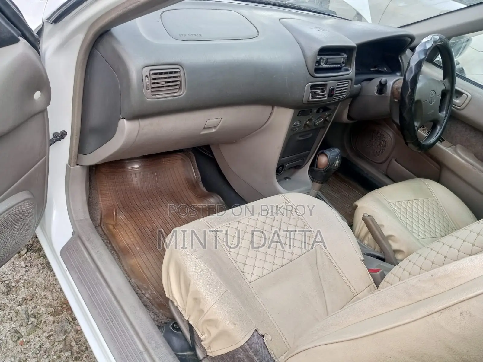 Toyota Corolla 1997 White