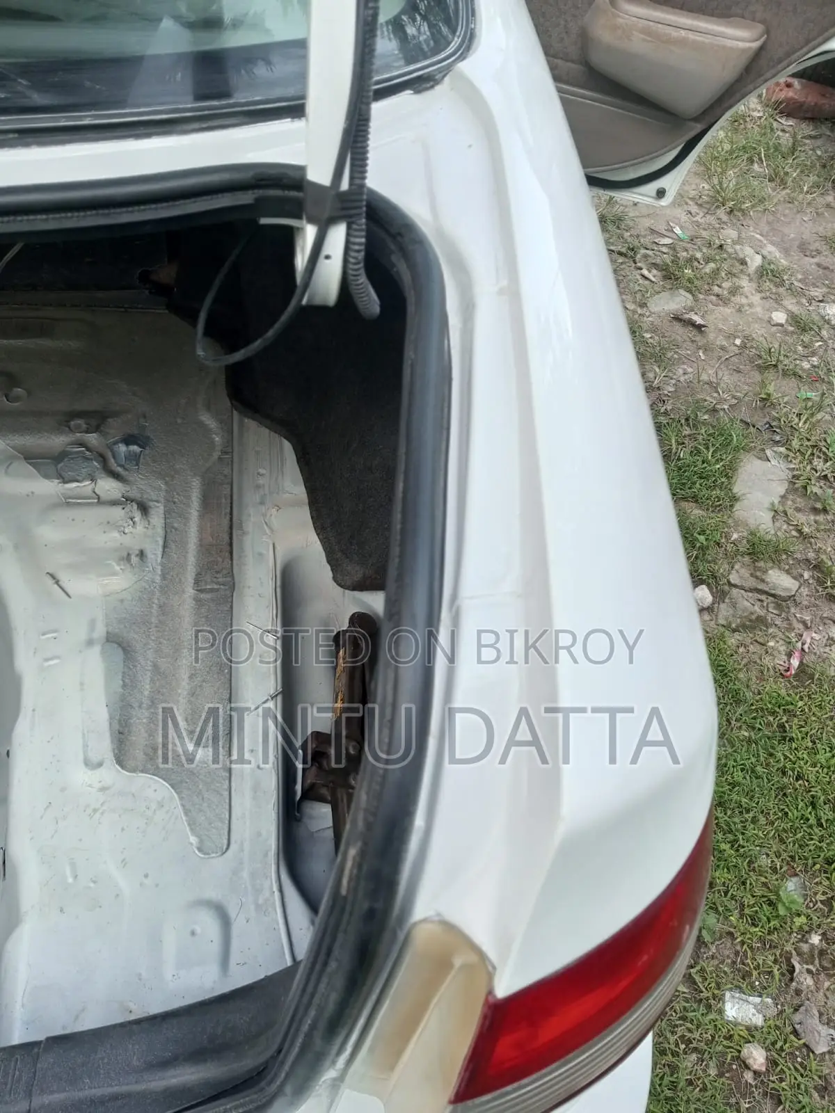 Toyota Corolla 1997 White