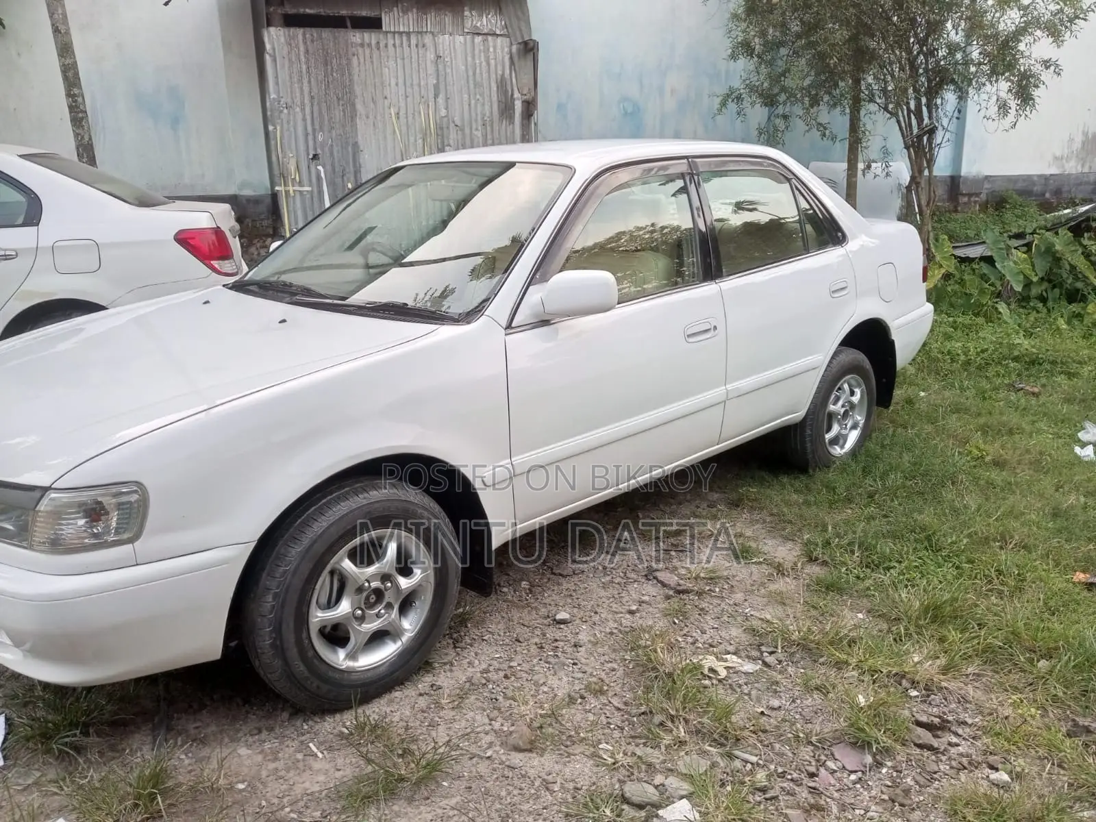 Toyota Corolla 1997 White