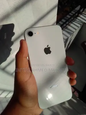 অ্যাপল আইফোন ৮ ৬৪ জিবি হোয়াইট