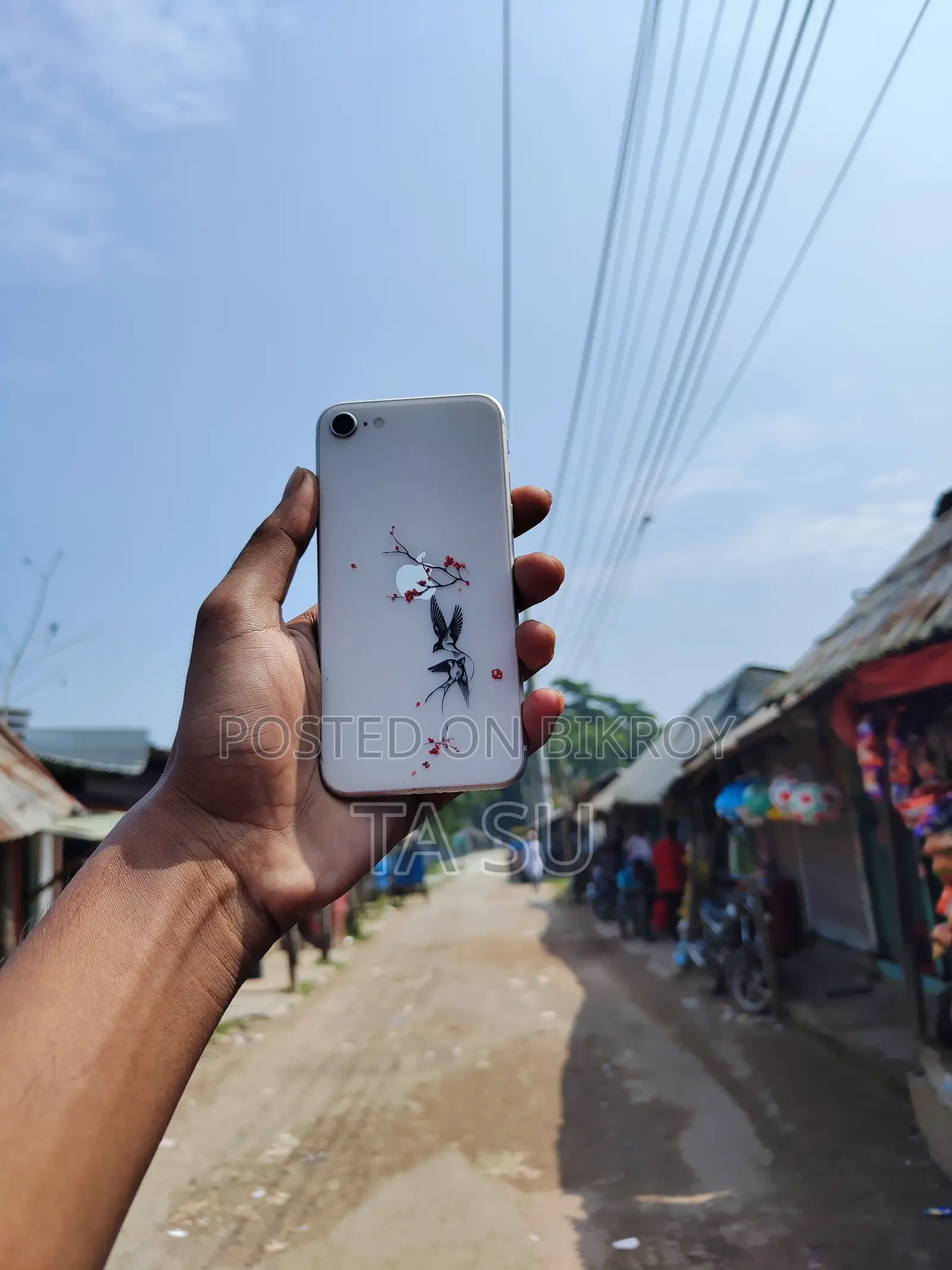 অ্যাপল আইফোন এসই (২০২০) ১২৮ জিবি হোয়াইট