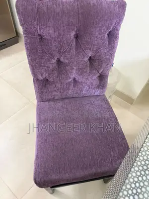 ডাইনিং টেবিল