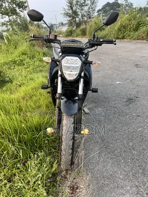 সুজুকি জিক্সার ২০২৩ ব্ল্যাক