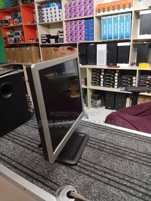 HP 17 Inch Refurbished Monitor — 100% Fresh Condition!