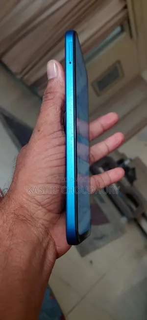 নতুন টেকনো স্পার্ক ৫০ ৫জি ১২৮ জিবি নীল