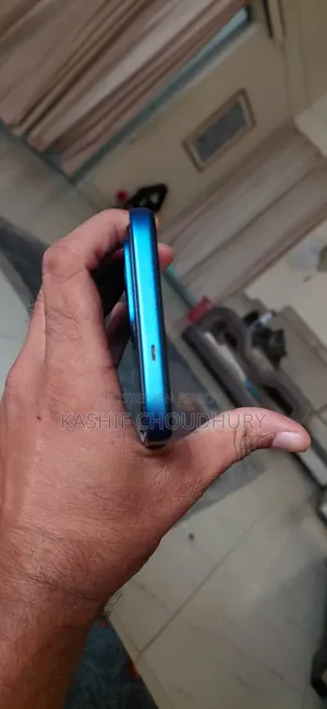 নতুন টেকনো স্পার্ক ৫০ ৫জি ১২৮ জিবি নীল