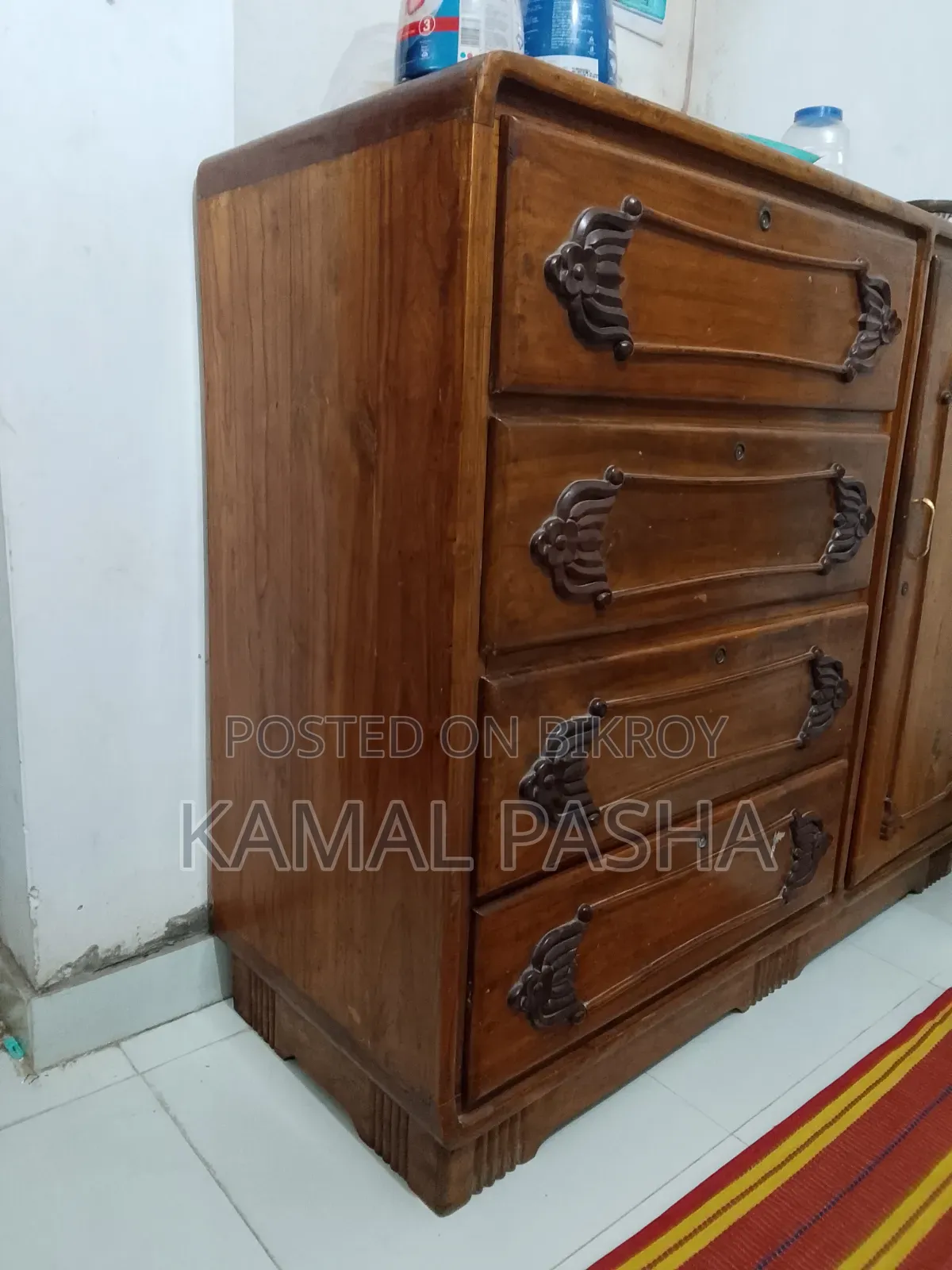 একটি নিম কাঠের ওয়ারডপ বিক্রি করা হবে