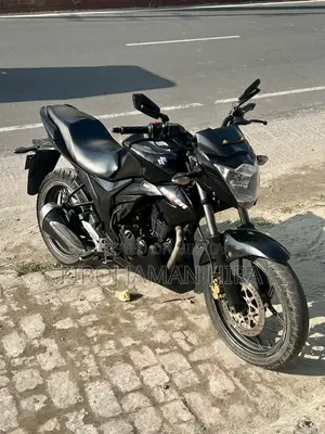 সুজুকি জিক্সার ২০১৯ ব্ল্যাক