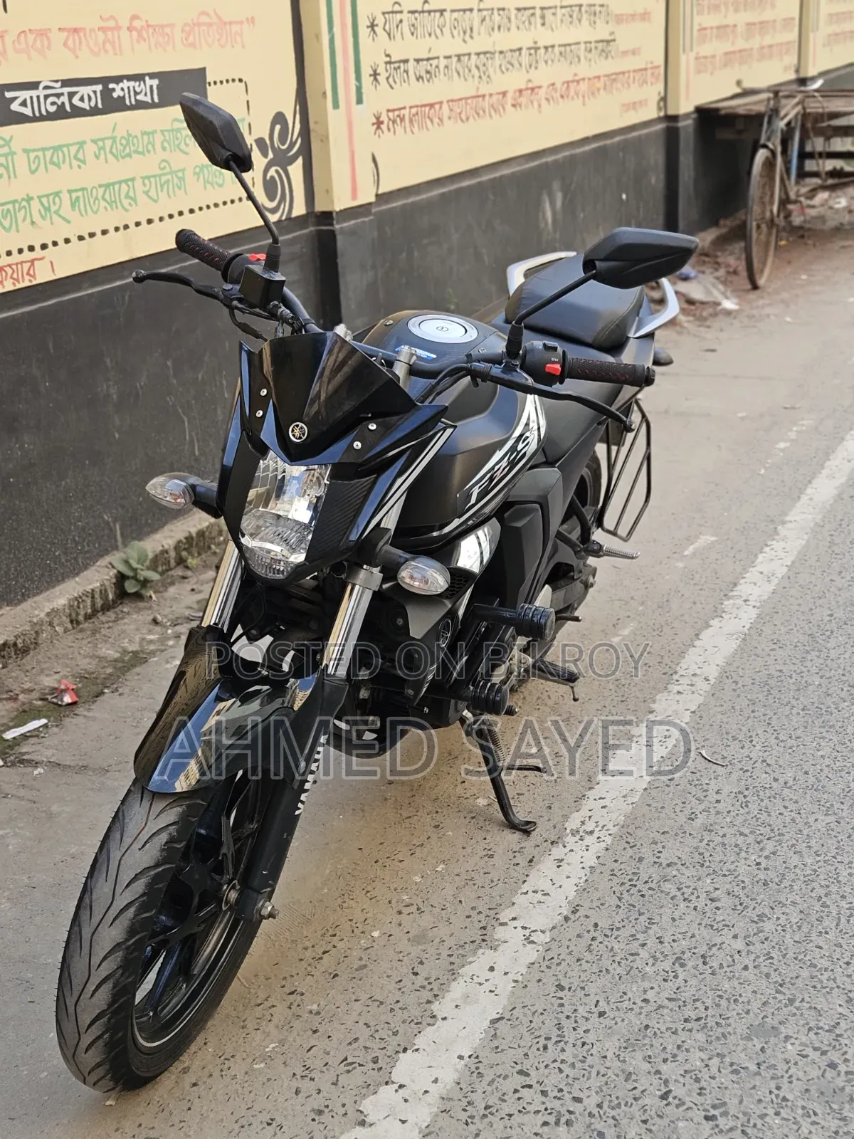 ইয়ামাহা এফজেডএস ভি২ ২০২৫ কালো