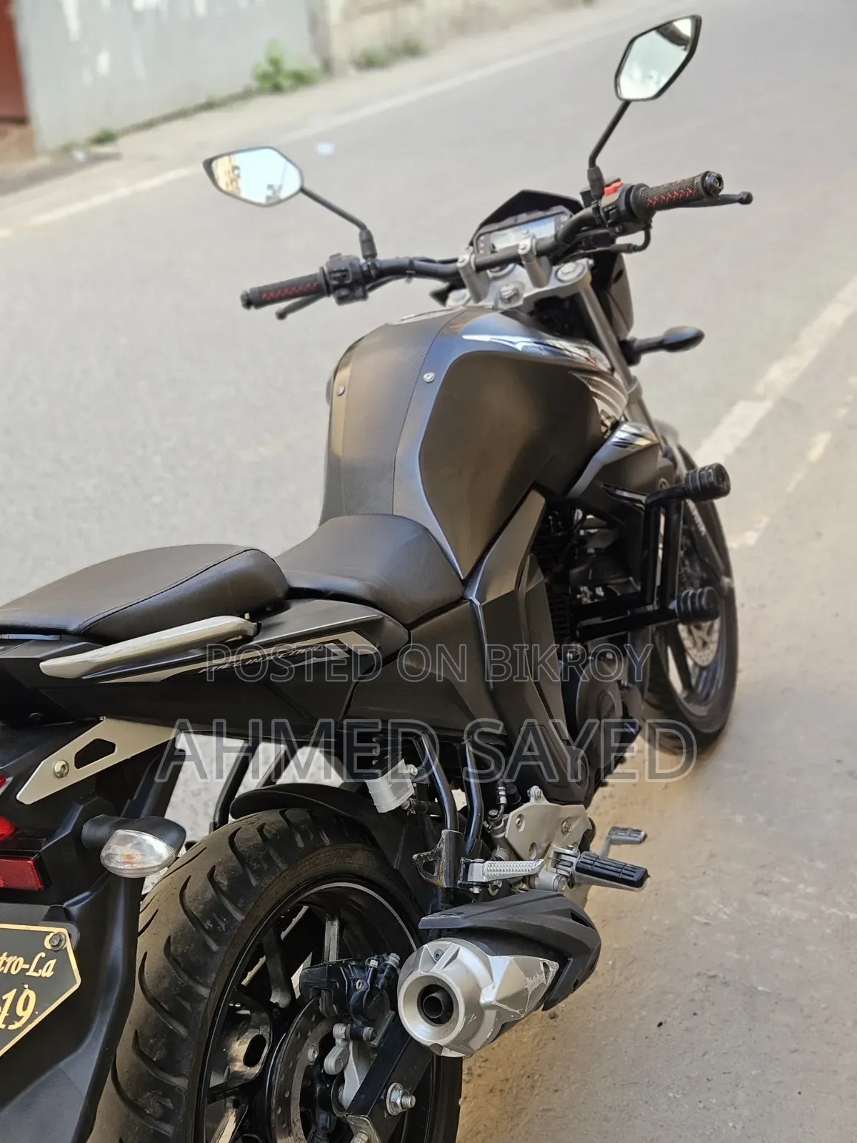 ইয়ামাহা এফজেডএস ভি২ ২০২৫ কালো