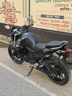 ইয়ামাহা এফজেডএস ভি২ ২০২৫ কালো