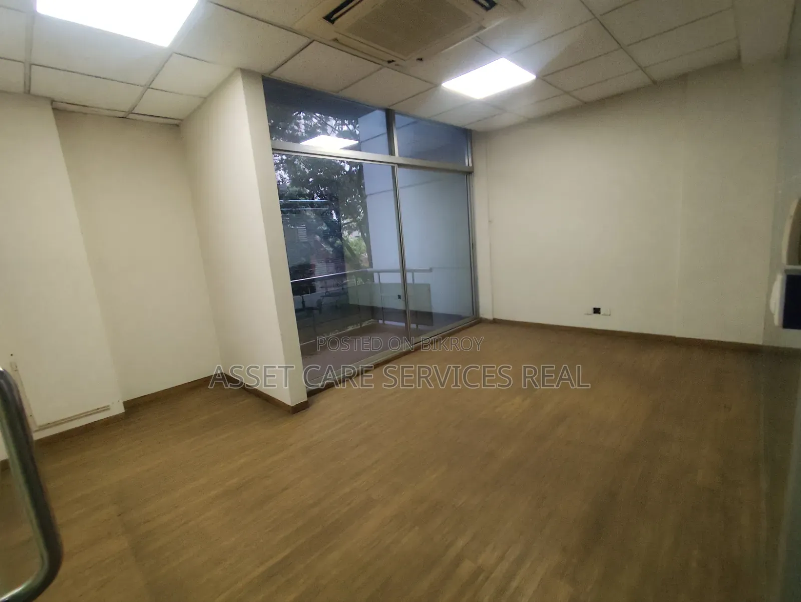 4121-SQFT 2-Unit Office Use 1st Floor Sale Banani