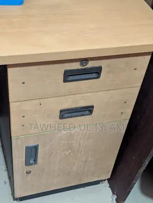 অফিস টেবিল বিক্রয়।কাজীপাড়া,মিরপুর ঢাকা।
