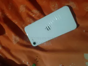 অ্যাপল আইফোন এসই (২০২০) ২৫৬ জিবি হোয়াইট