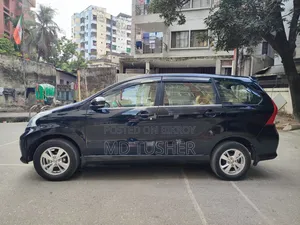 টয়োটা আভানজা ২০১৫ কালো