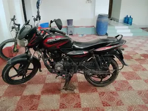 বাজাজ ডিসকভার ১২৫ ২০১১ রেড