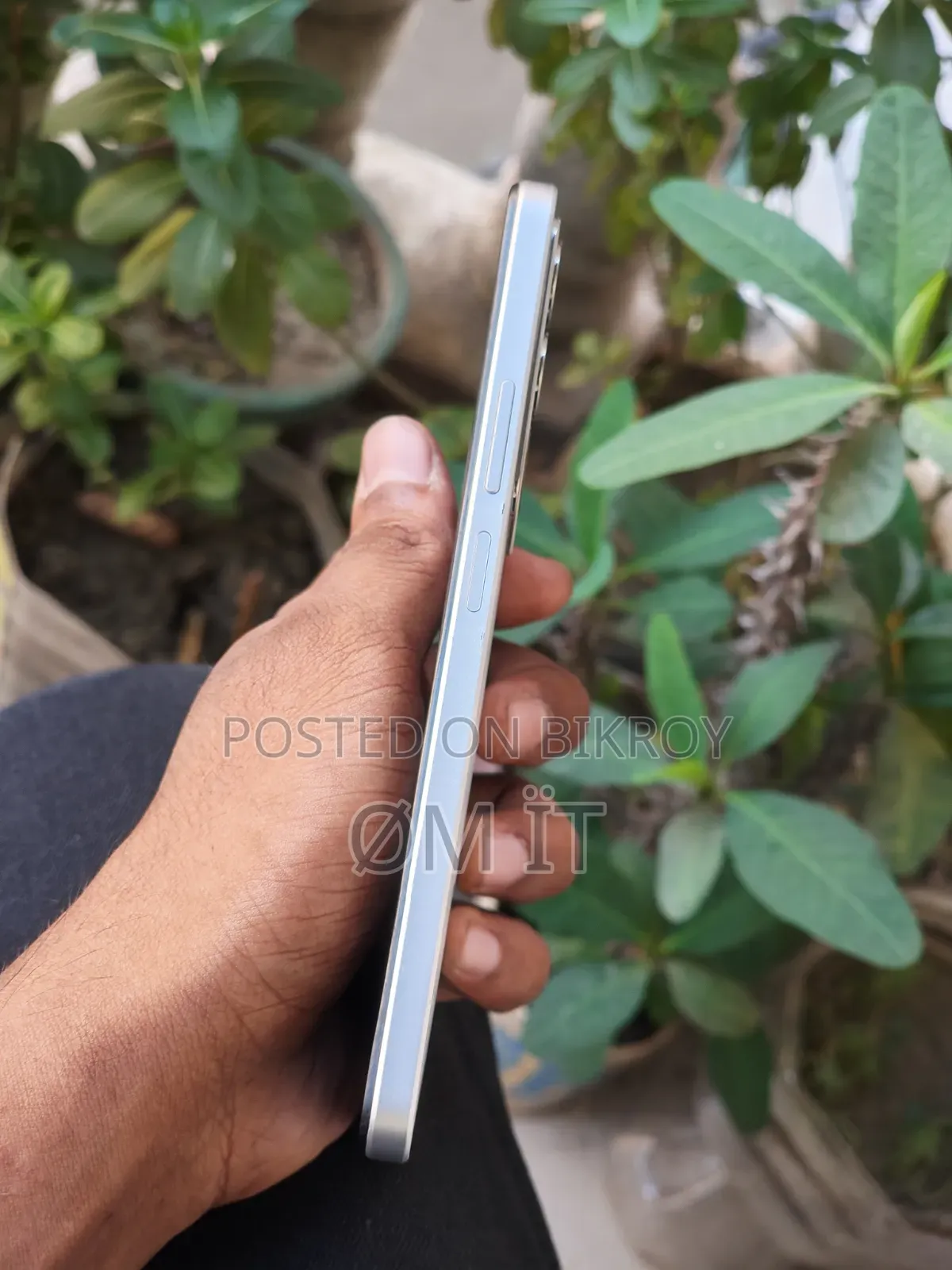রিয়েলমি সি৭১ ১২৮ জিবি সাদা