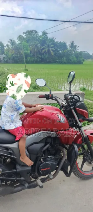 Honda CB 2018 Red