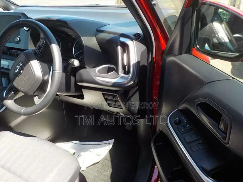 Toyota Noah 2022 Red