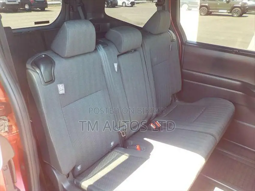 Toyota Noah 2022 Red
