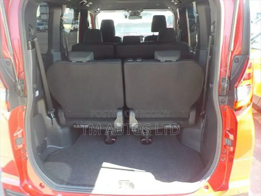 Toyota Noah 2022 Red