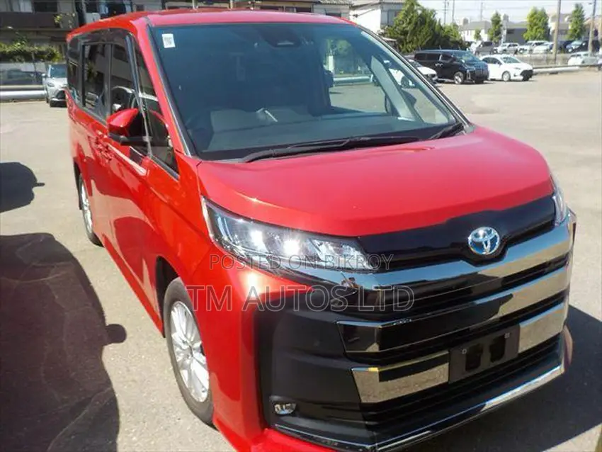 Toyota Noah 2022 Red