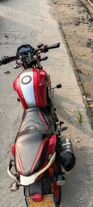 ইয়ামাহা এফজেড ২০১৪ রেড