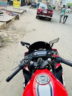 হোন্ডা সিবিআর ২০১৯ লাল