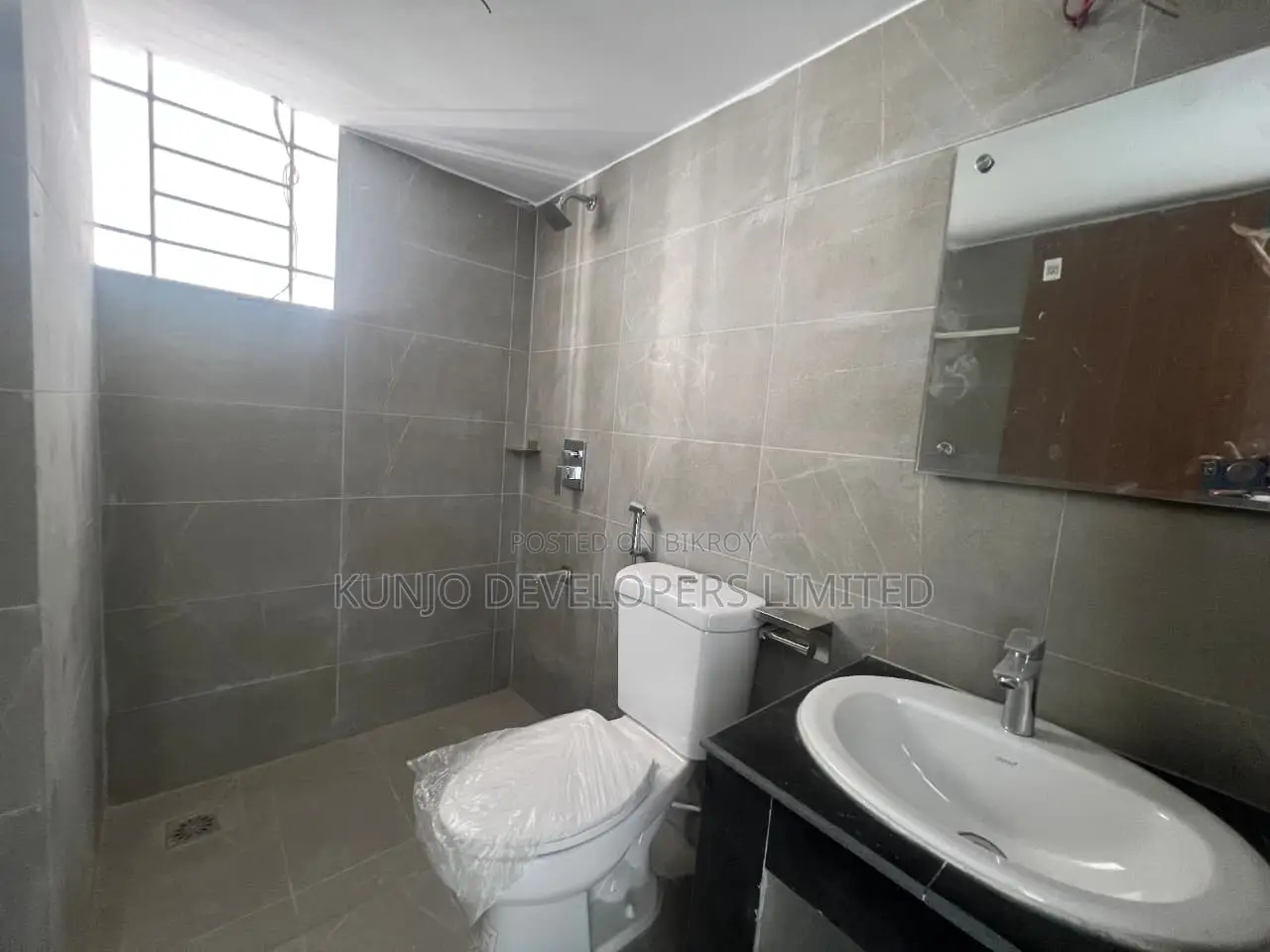 3-Bedroom Apartment in Kunjo Developers, Bashundhara City for Sale