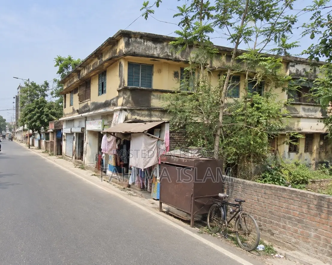 বোয়ালিয়ায় বিক্রয়ের জন্য ২০ বেডরুমের বাড়ি