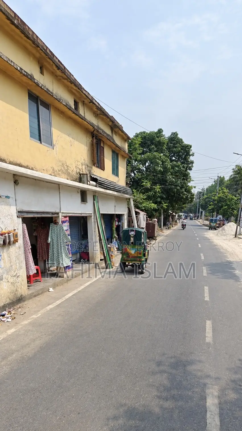 বোয়ালিয়ায় বিক্রয়ের জন্য ২০ বেডরুমের বাড়ি