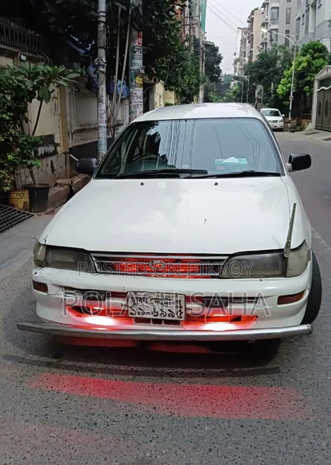 টয়োটা স্ট্যালিয়ন ২০০১ সাদা