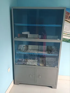 স্টিলের আলমারি