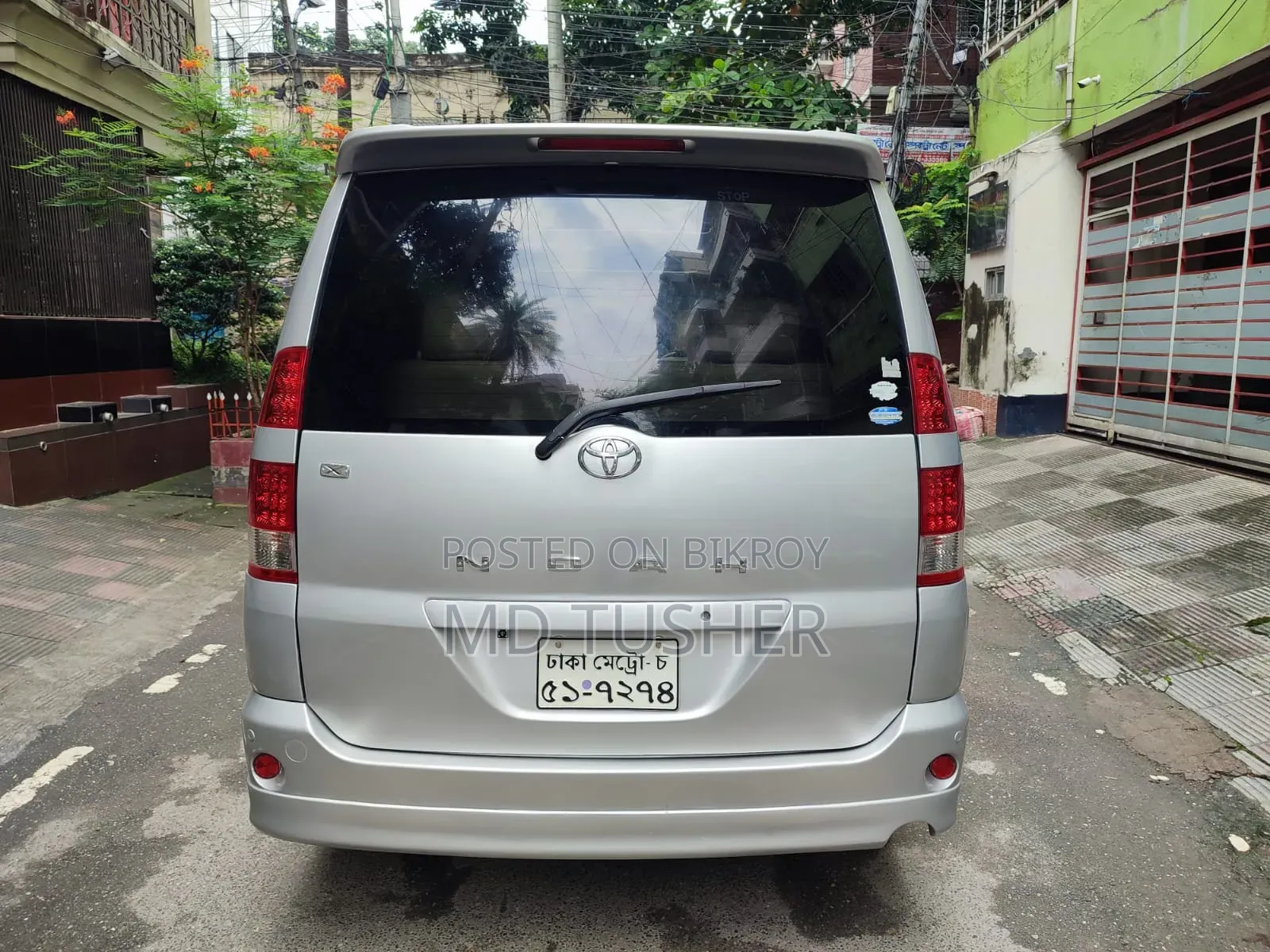টয়োটা নোয়া ২.০ এডব্লিউডি (৮ সিটার) ২০০২ সিলভার