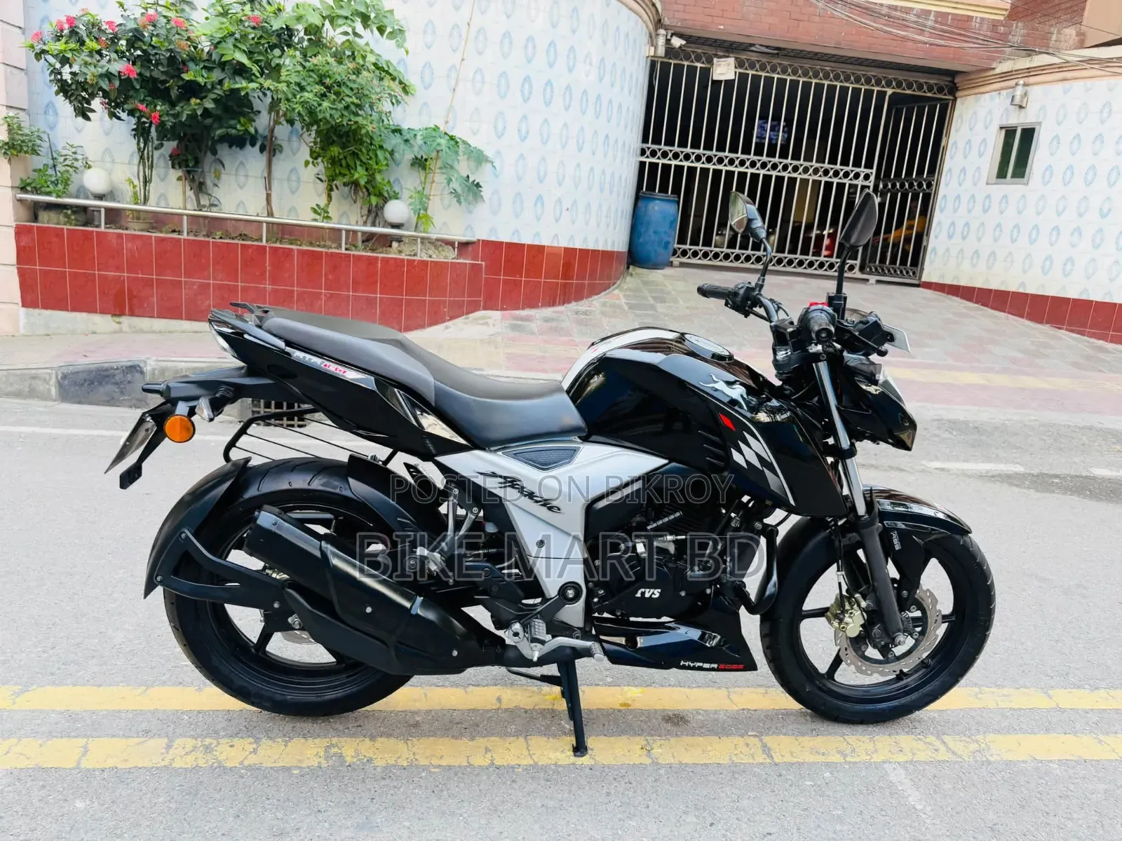 TVS Apache RTR 160 4V 2022 Black