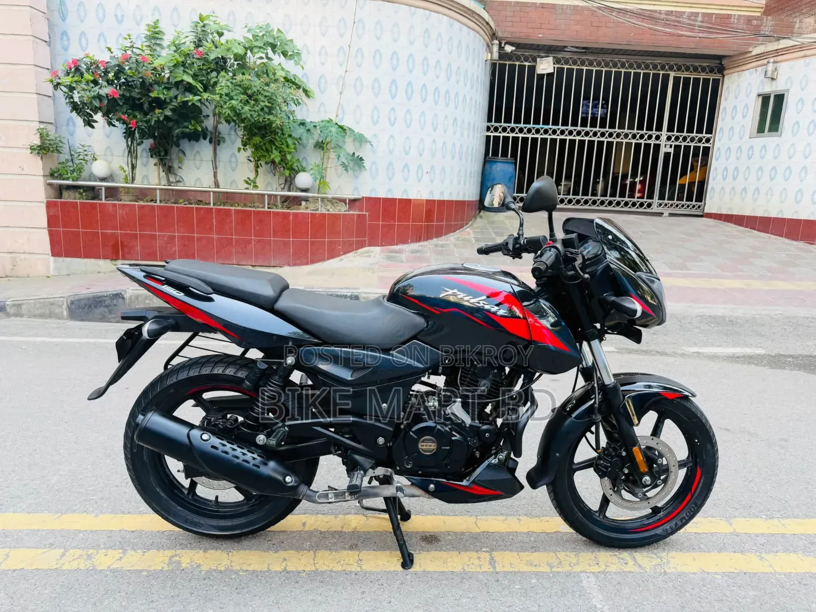 Bajaj Pulsar 150 2024 Black