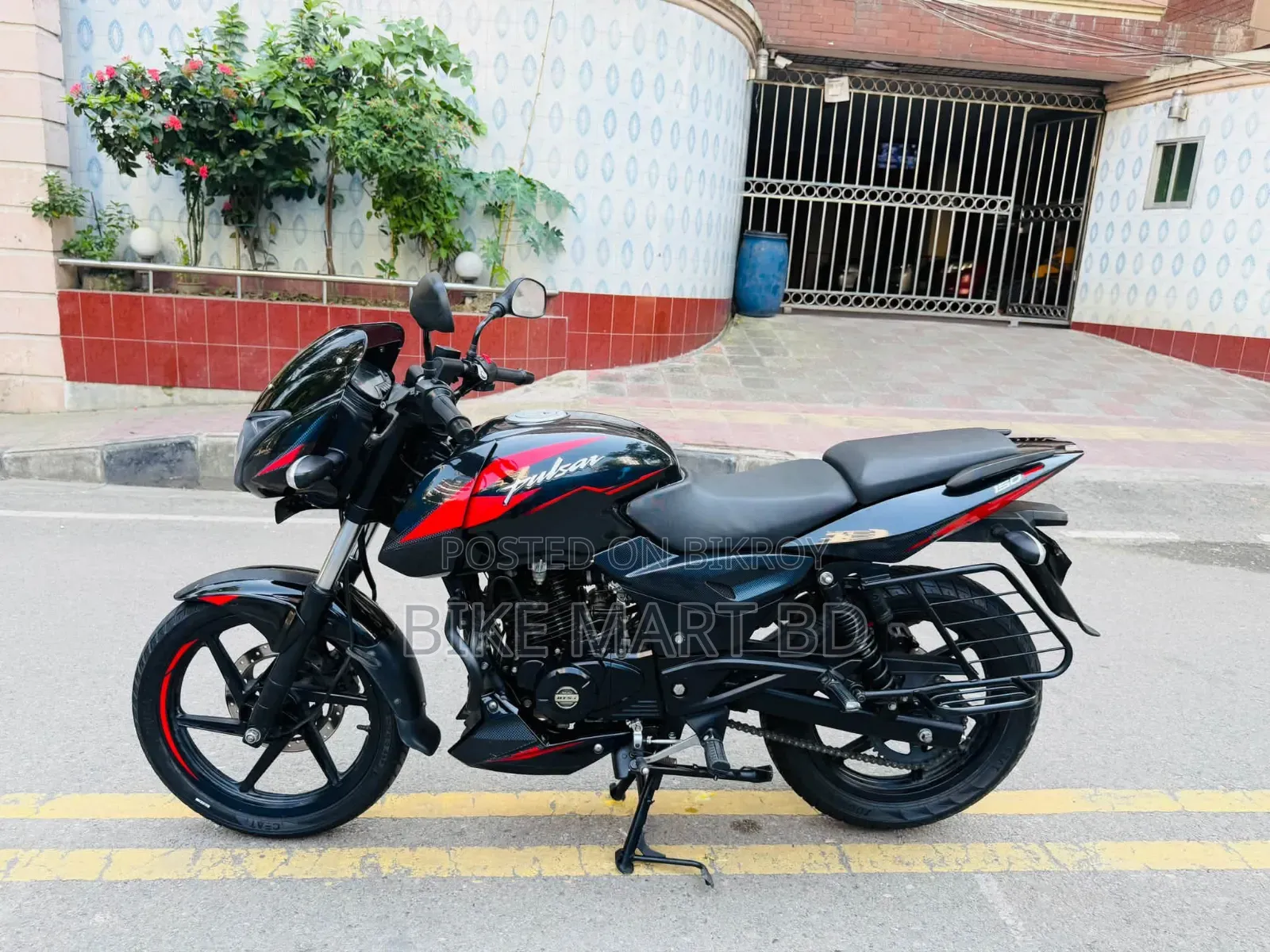 Bajaj Pulsar 150 2024 Black