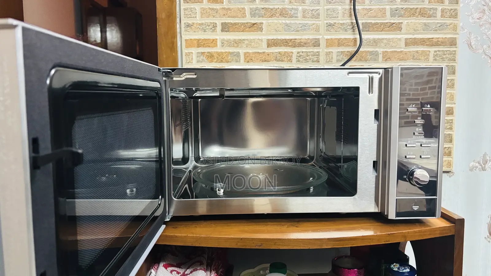 Konka Microwave Oven With Con. & Grill (30 Liter)