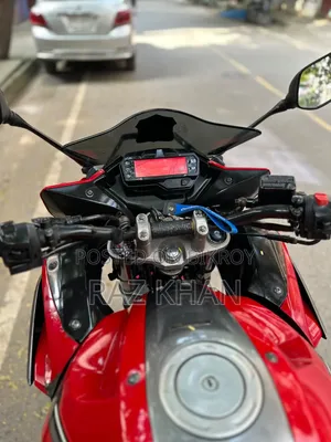যামাহা ফাজার ভি২ ২০১৭ লাল